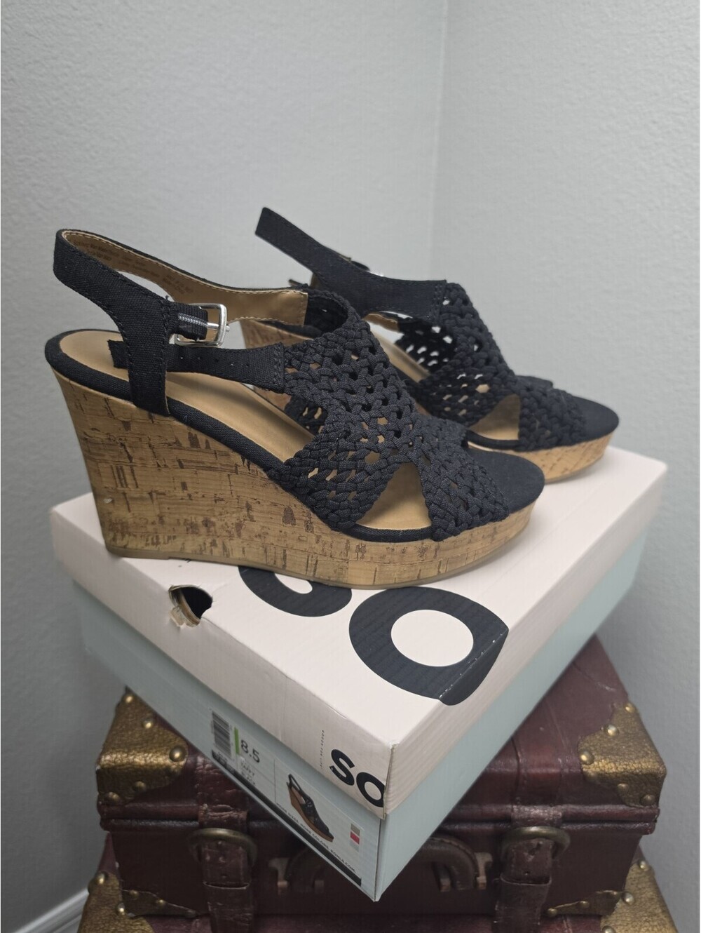 SO Taffy Black Woven Cork Wedge Sandals Open Toe Buckle Closure Womens Size 8.5